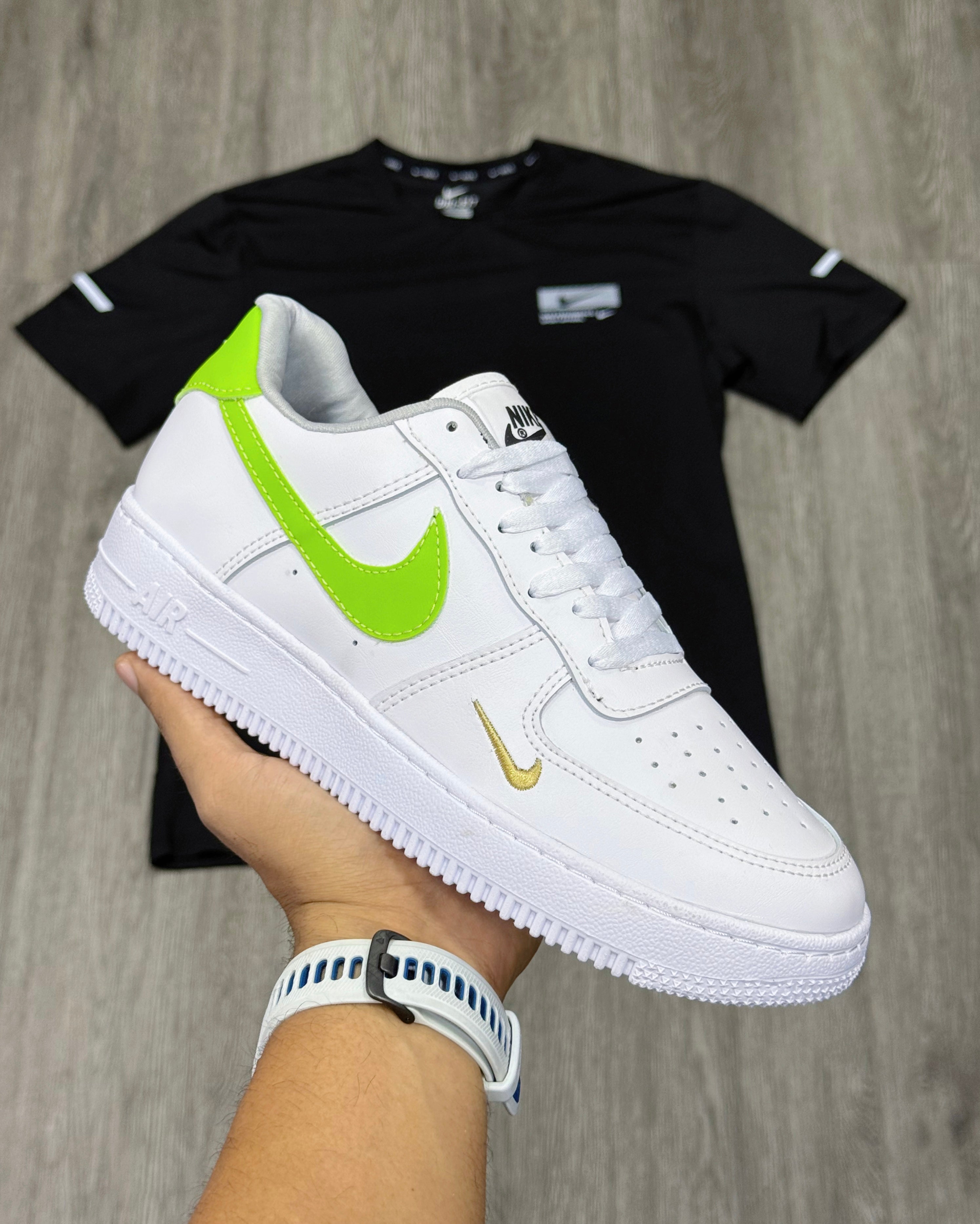 NIKE AIR FORCE 1