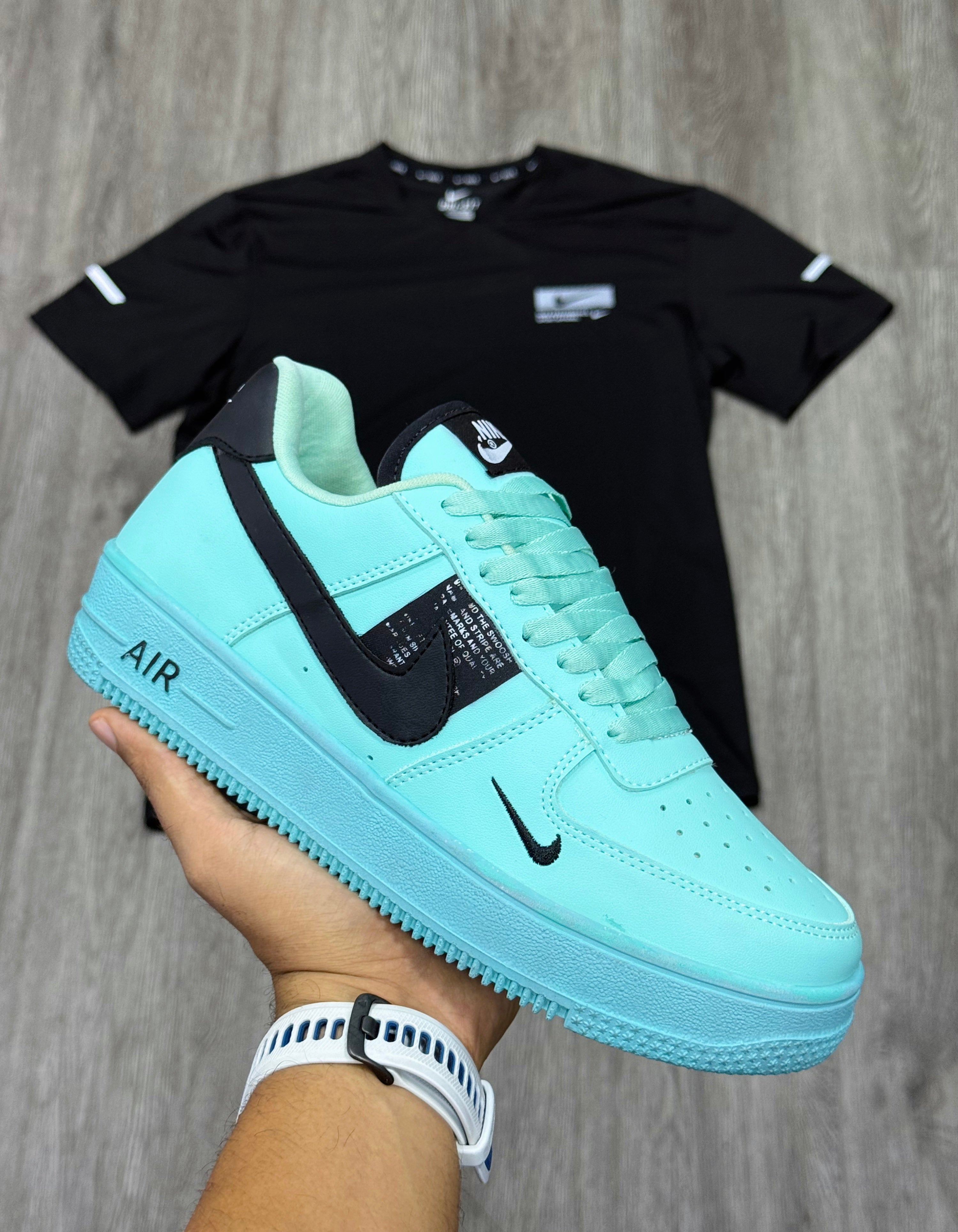 NIKE AIR FORCE 1