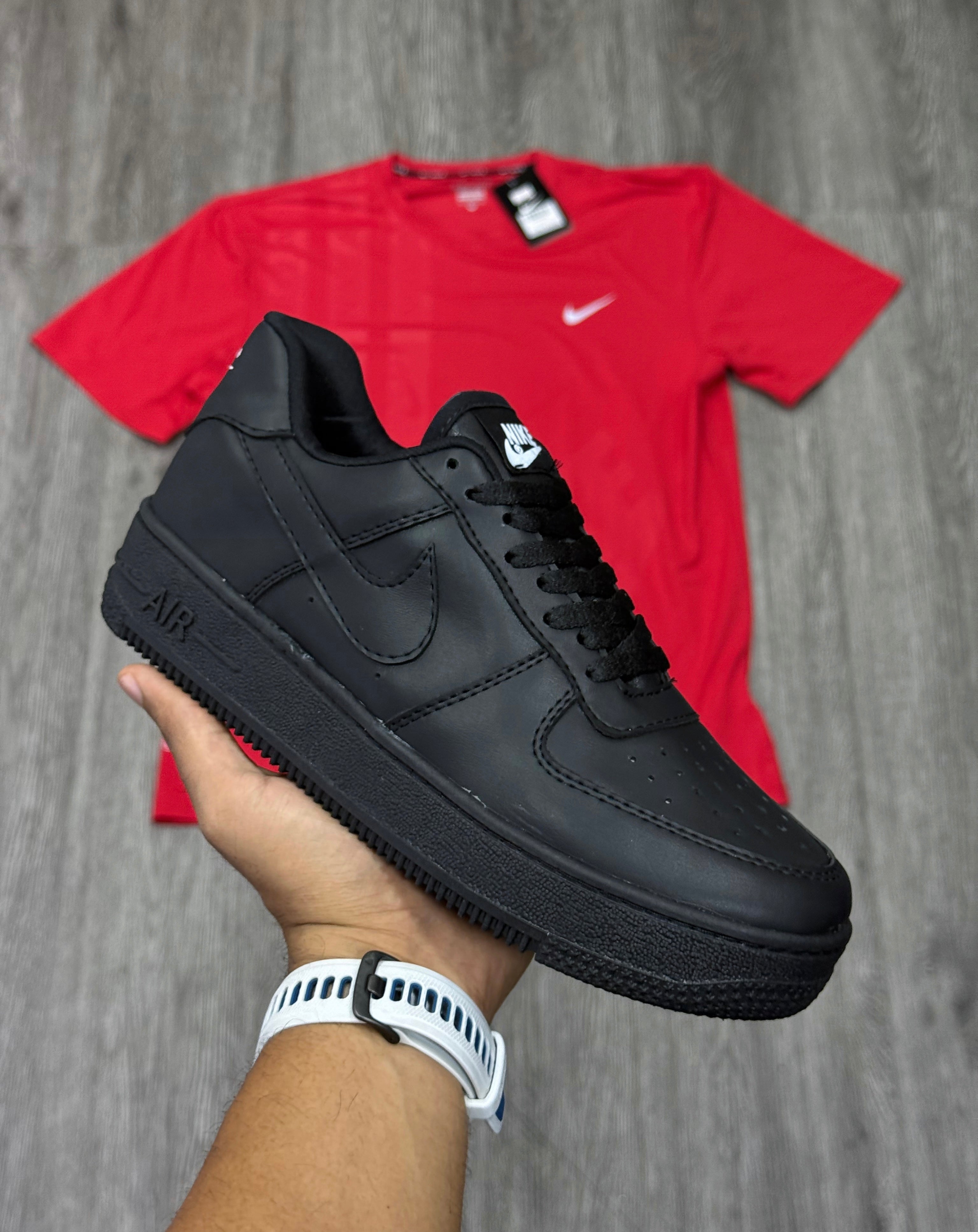NIKE AIR FORCE 1